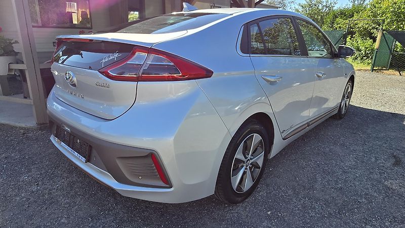 Hyundai Ioniq ELECTRIC DRIVE 88KW STYLE  - fotka 48 z 48