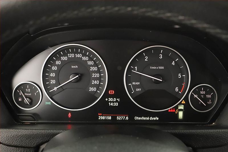 BMW Řada 3 (2014) 318 d, Navi, Xenony, Tempomat - fotka 9 z 14