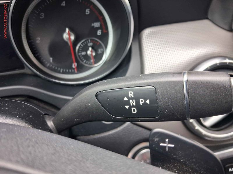 Mercedes-Benz CLA (2019) 2.2CDi CLA200, AT, LED, navi - fotka 12 z 21