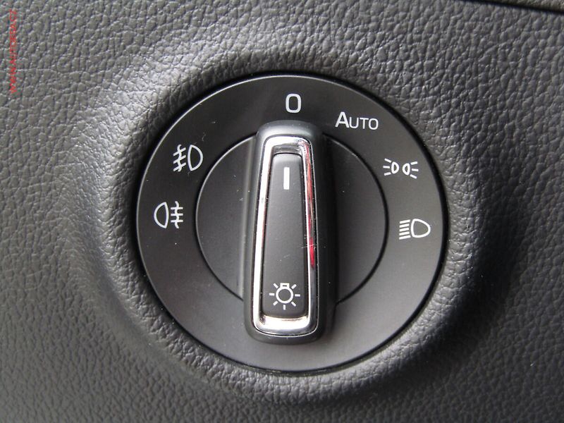 Škoda Superb (2016) 2.0 TDi, Style, TZ, navi - fotka 13 z 23