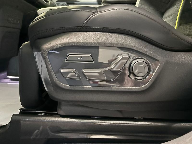 Kia EV9 (2026) 7P 4x4 GT 374 KW + 99,8 KWH (2 - fotka 15 z 25