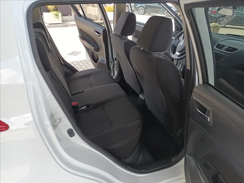 Suzuki Swift 1,2 ČR,1MAJ,SERVISKA,AUTOMAT - fotka 24 z 39