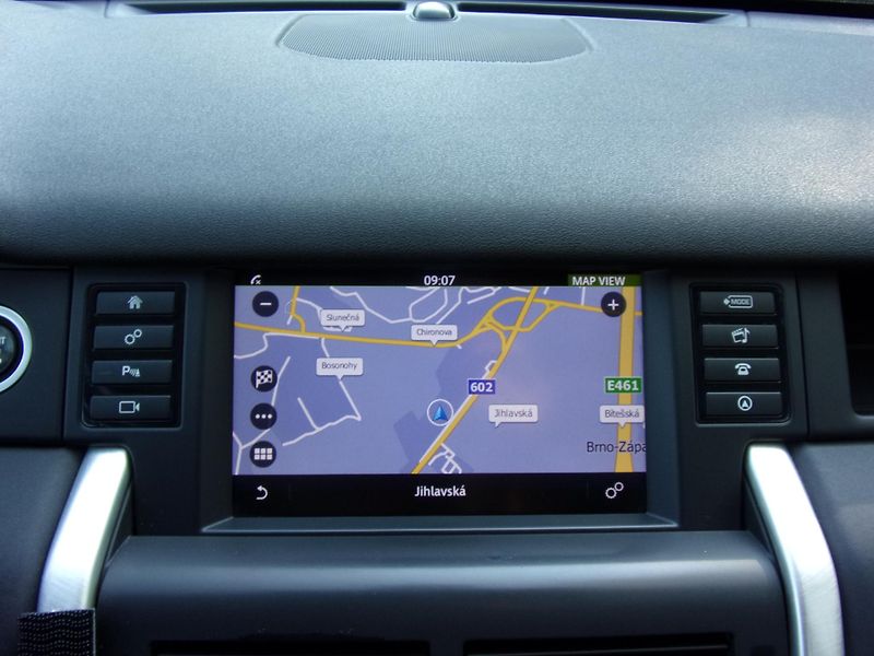 Land Rover Discovery Sport (2015) 2.2D 4X4 110kW AUTOMAT KŮŽE KM - fotka 12 z 24