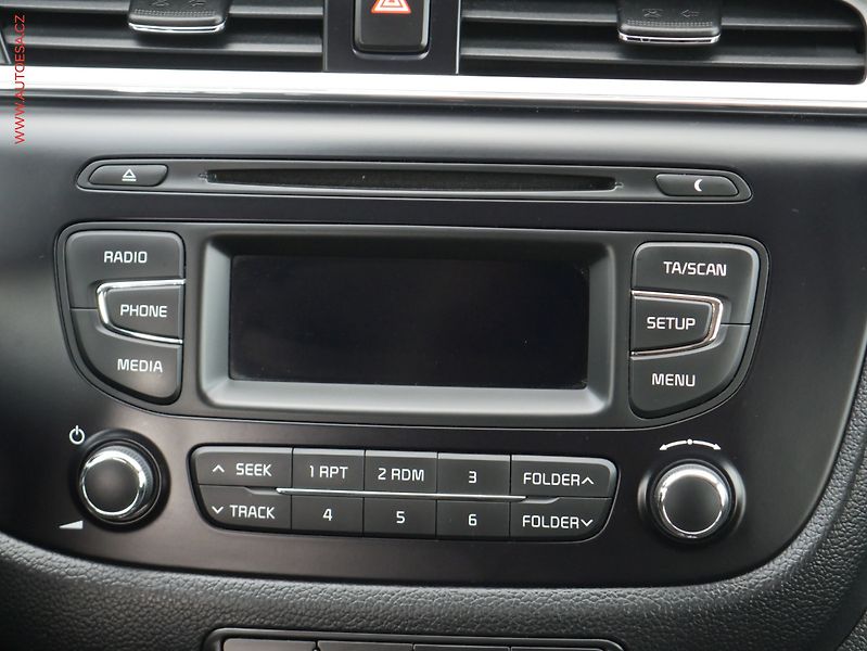 Kia Ceed (2016) 1.6 CRDi, ČR, AC, tempo, - fotka 11 z 15