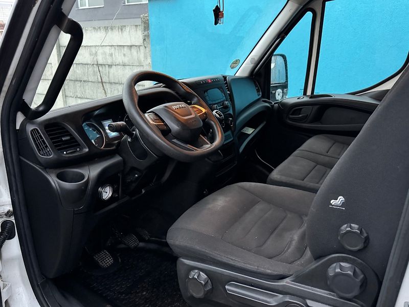 Iveco Daily (2022) 2.3 115kW valník 10pal + spaní - fotka 5 z 31