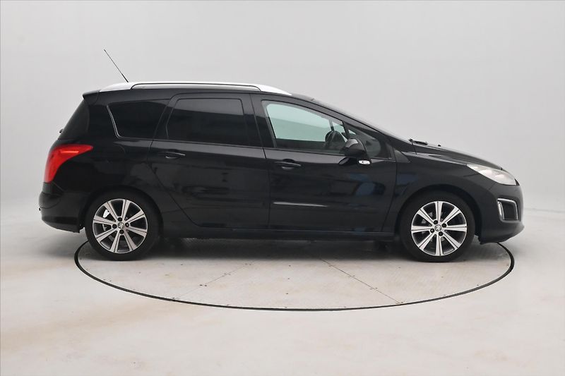 Peugeot 308 1,6 SW HDI 82 kW Panorama - fotka 4 z 29