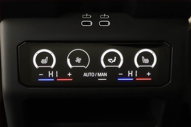 BMW Řada 5 (2025) 540d xDrive - fotka 22 z 28