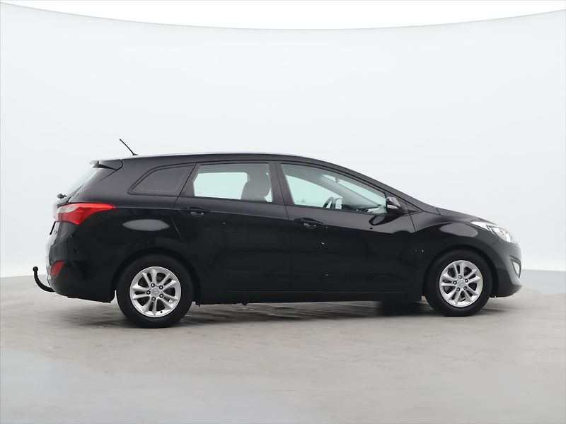 Hyundai i30 1,6 CRDi 81kW Trikolor - fotka 8 z 28