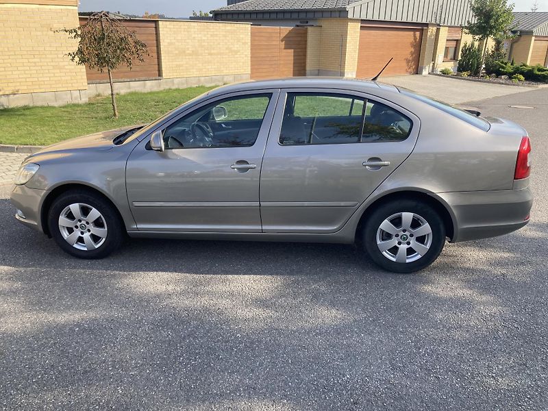Škoda Octavia (2012) 2.0 TDi ČR, 2xKOLA, PĚKNÝ STAV - fotka 8 z 22