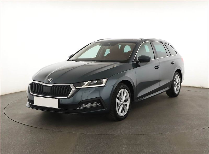 Škoda Octavia (2021) Style 2.0 TDI, Automat, ČR - fotka 2 z 20