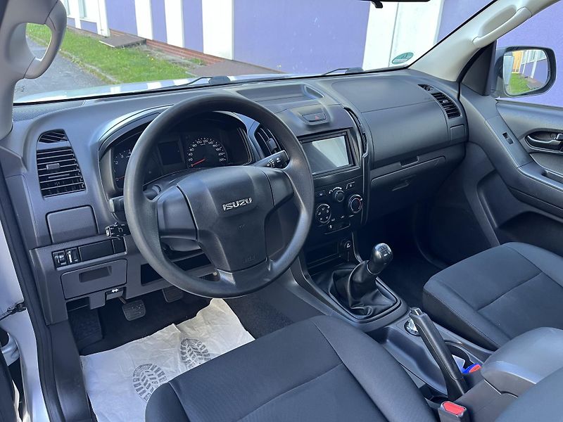 Isuzu D-Max 2,5 TD 4WD 3-stranná sklopka  - fotka 11 z 28