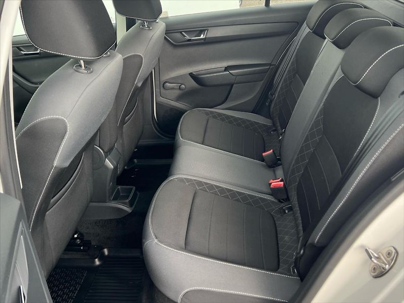 Škoda Fabia 1,0 TSi 70 kW AMBITION PLUS  I - fotka 13 z 23