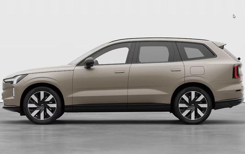 Volvo EX90 (2024) - fotka 2 z 14