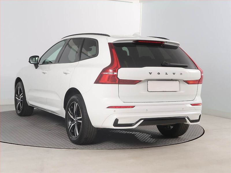 Volvo XC60 (2021) B4 AWD - fotka 4 z 19