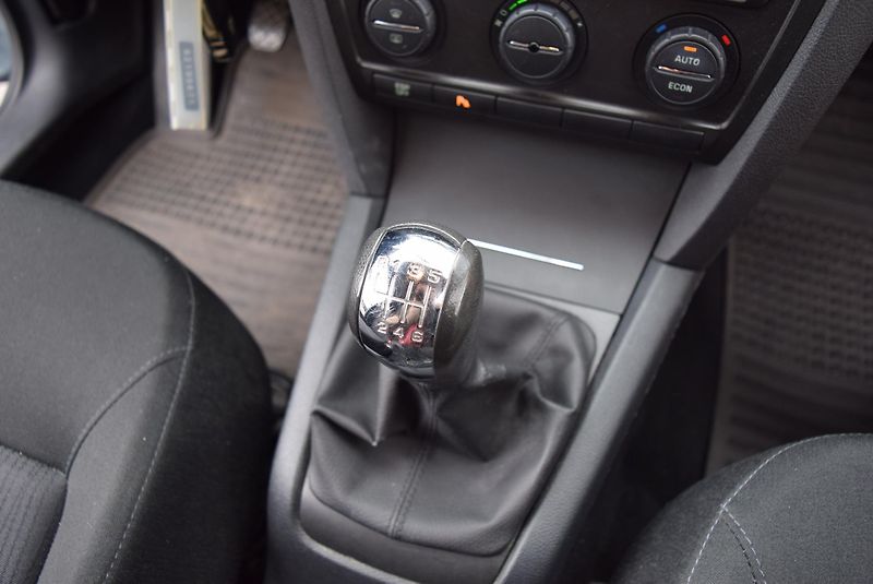 Škoda Octavia (2008) 1.8TSI 118kwELEGANCE KLIMA ALU - fotka 31 z 44