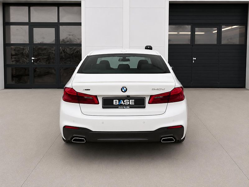BMW Řada 5 540d xDrive M-Sport - fotka 5 z 29