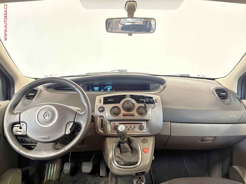 Renault Mégane (2007) 2.0 HDI, 2.maj,ČR - fotka 8 z 14