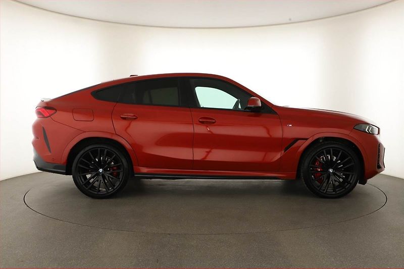 BMW X6 (2024) xDrive40i, M Paket, vzduch - fotka 6 z 20