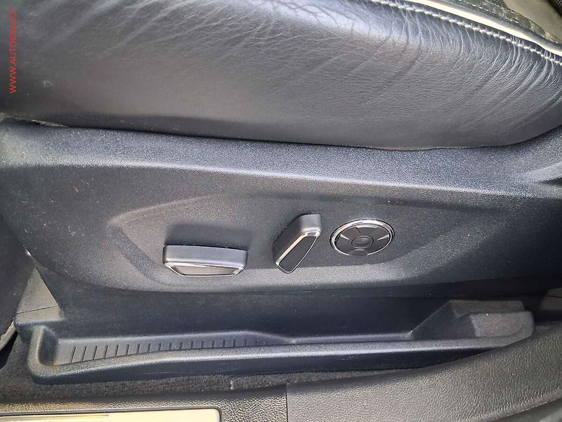 Ford S-MAX (2019) 2.0TDi 4x4, Vignale, AT, LED - fotka 14 z 18