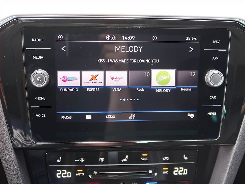 Volkswagen Passat (2022) Elegance 2.0 TDI - fotka 12 z 19