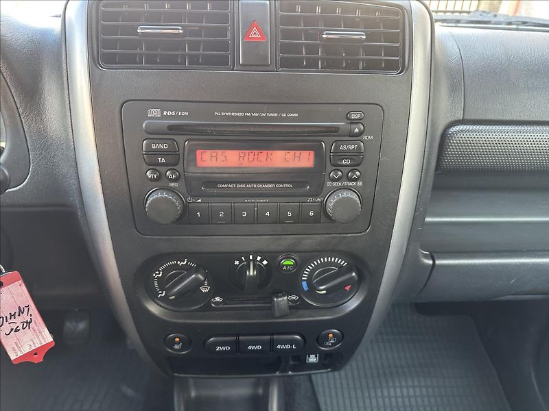Suzuki Jimny 1,3 4x4 TAŽNÉ - fotka 17 z 19