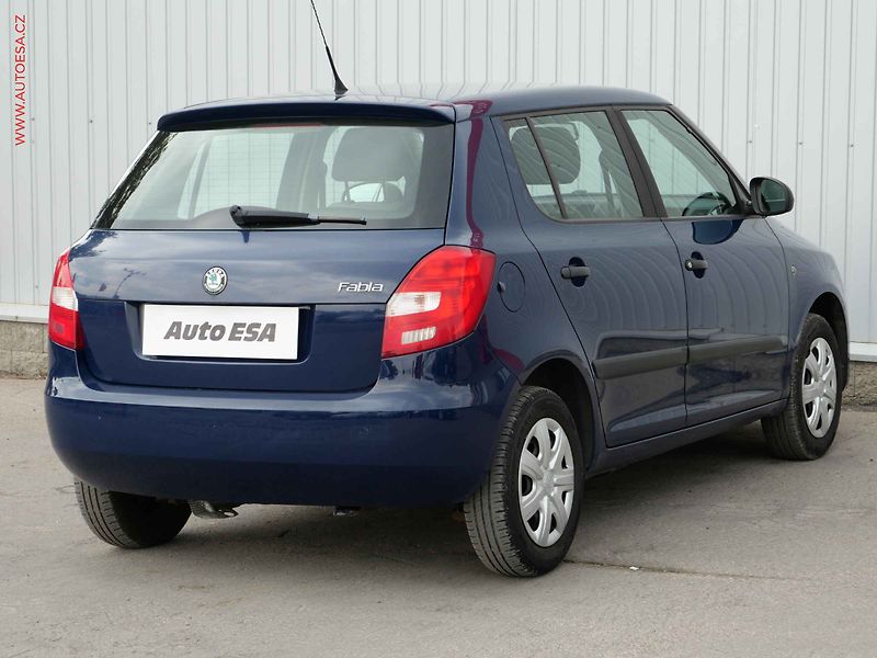 Škoda Fabia (2011) 1.2 HTP, ČR, AC - fotka 4 z 13