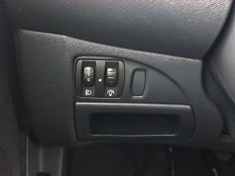 Renault Twingo (2010) 1.2, ČR,1.maj - fotka 15 z 16