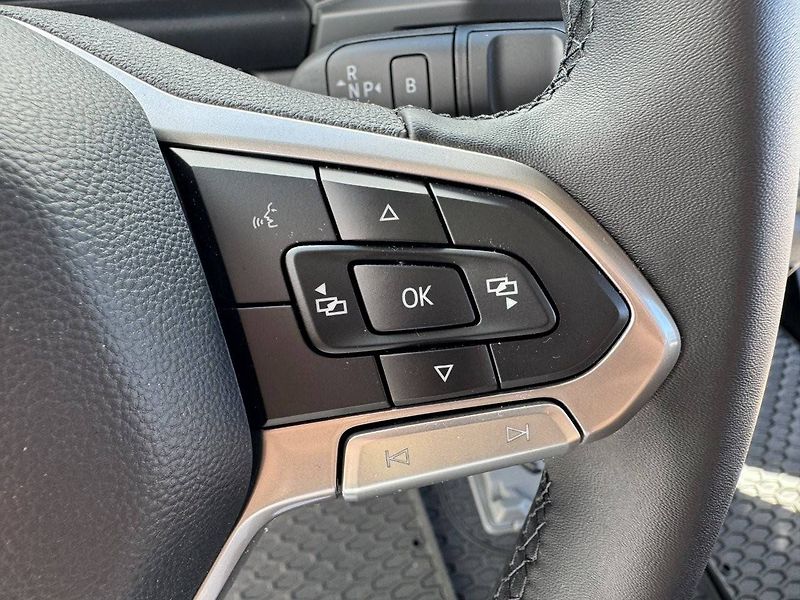 Volkswagen Caravelle (2026) 17kWh Life DR 2,5TSI - fotka 15 z 23