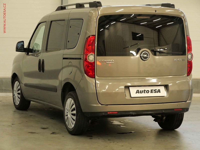 Opel Combo (2012) 1.6CDTi 7míst, AC, temp - fotka 6 z 18