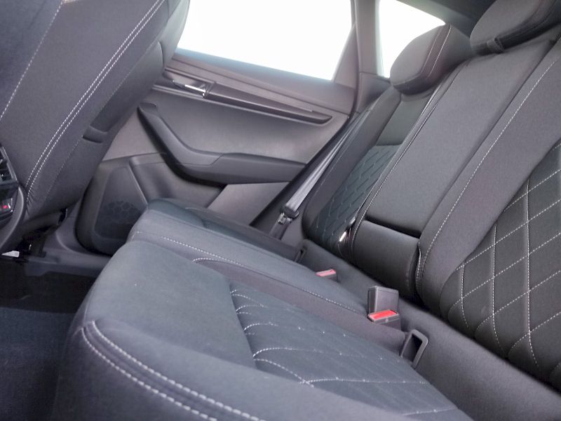 Škoda Karoq (2025) SportLine 1,5 Tsi  110 Kw - fotka 30 z 42