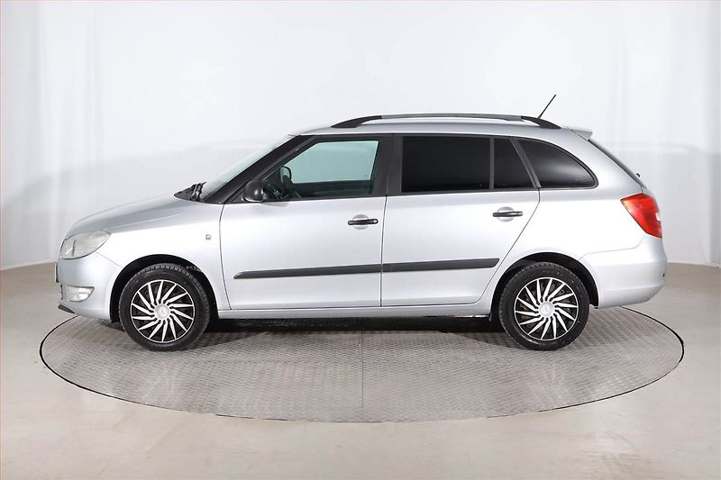 Škoda Fabia (2014) Ambition 1.4 16V - fotka 3 z 16