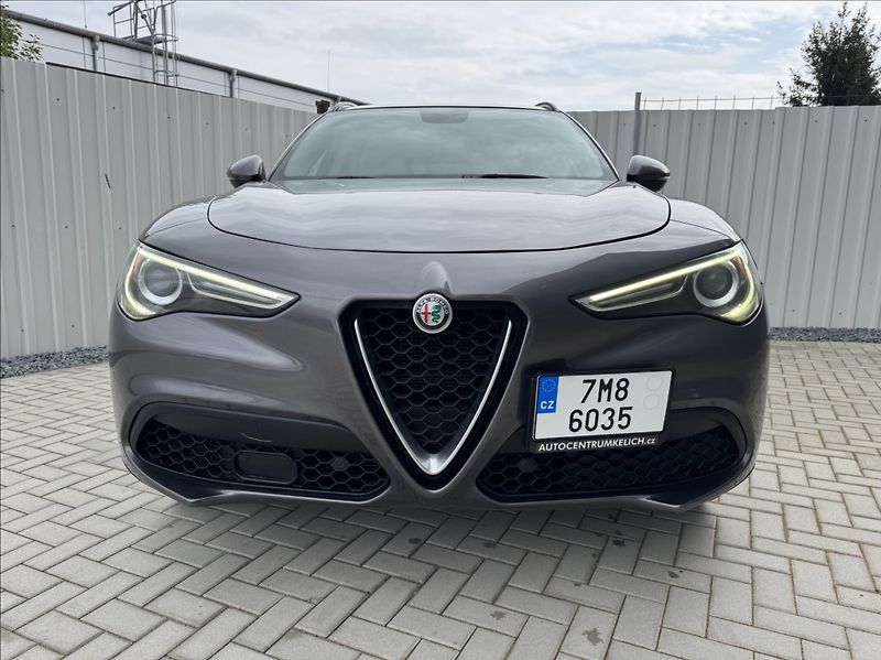 Alfa Romeo Stelvio 2,0 T 206kW Q4 AT8 ZF 4X4 - fotka 2 z 50