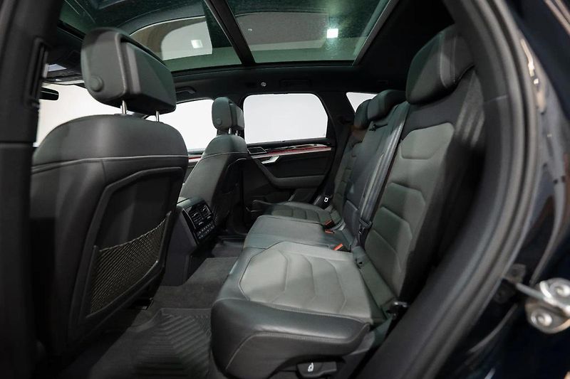 Volkswagen Touareg R-Line 3.0 TDI 210 kW - fotka 9 z 50