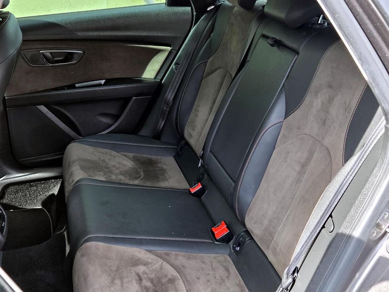 Seat Leon 2,0TDi xPERIENCE 4drive ROZVOD - fotka 21 z 51