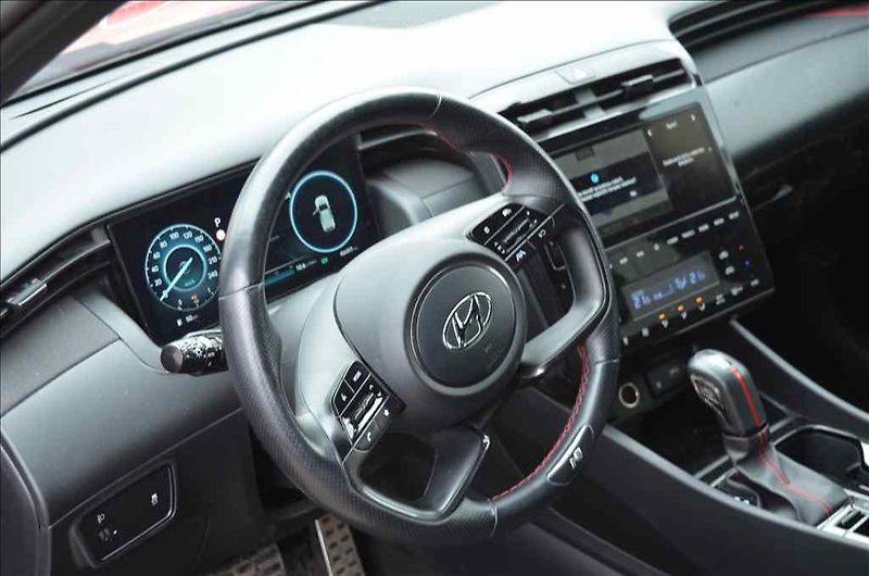 Hyundai Tucson (2023) 1,6 T-GDI HTRAC - fotka 10 z 19