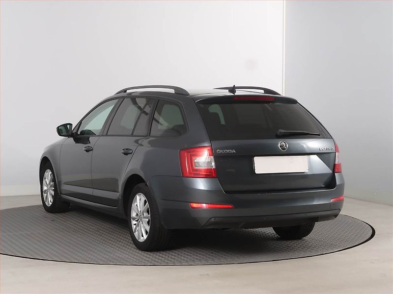 Škoda Octavia (2015) Ambition 1.6 TDI, Automat - fotka 4 z 16