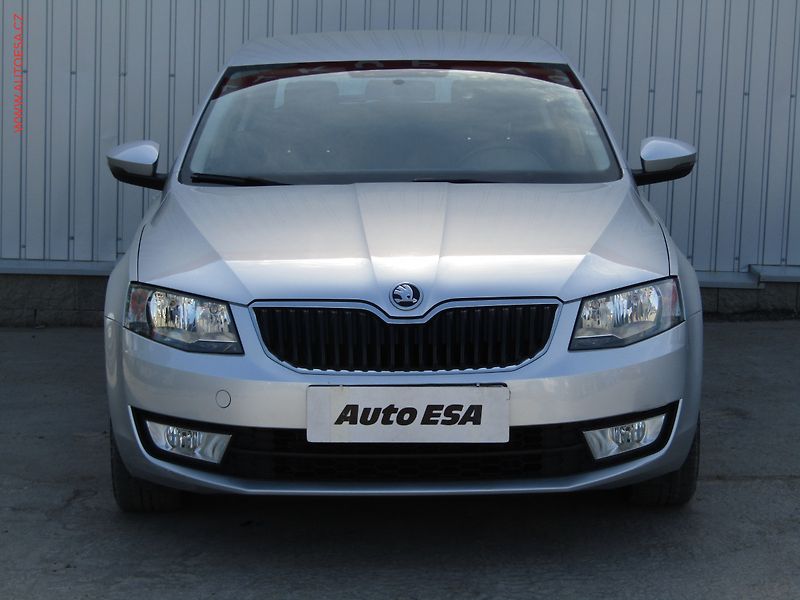 Škoda Octavia (2014) 1.6TDi, ČR, Ambiente, TZ - fotka 2 z 16