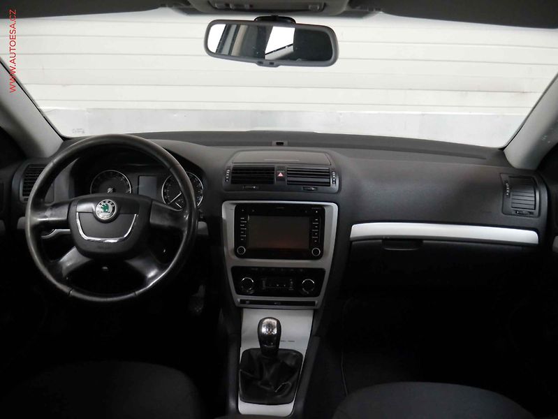 Škoda Octavia (2009) 1.9TDI, AC, temp - fotka 8 z 15