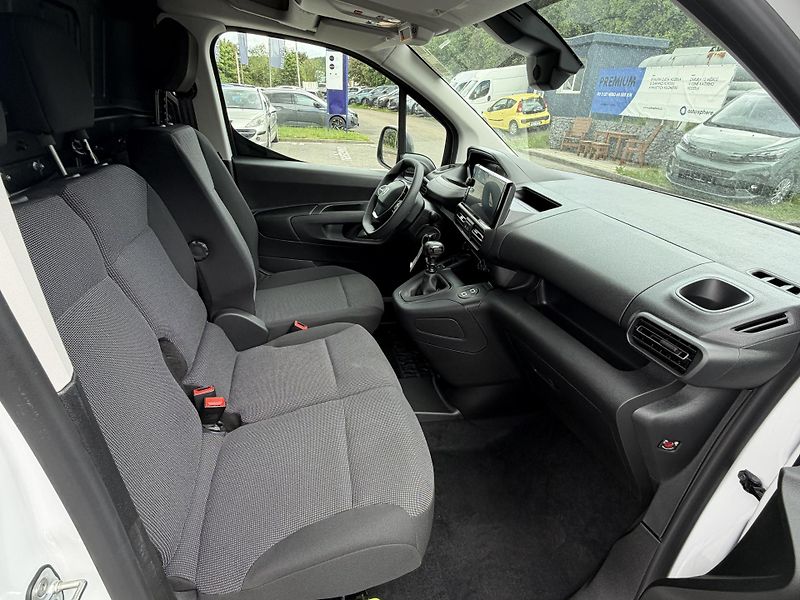 Peugeot Partner (2026) Furgon L2 1000 1.5 BlueHDi 130 - fotka 13 z 23