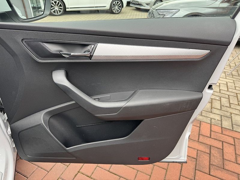 Škoda Karoq (2023) 1.5TSi LED Navi Kamera Virtual - fotka 19 z 48