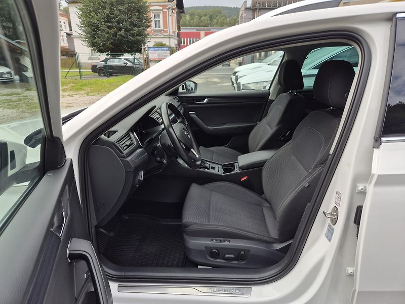 Škoda Superb Combi 2,0TDi 110kw DSG 17ALU - fotka 11 z 53