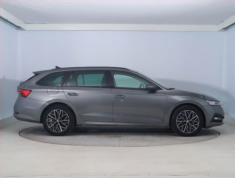 Škoda Octavia (2023) Ambition 2.0 TDI - fotka 6 z 18