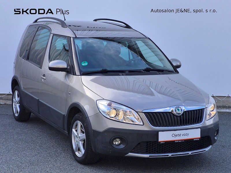 Škoda Roomster (2012) Scout 1.6 TDI 66 kW - fotka 6 z 23