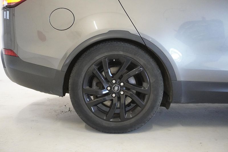 Land Rover Discovery 3,0 TD6 HSE 4WD AUT. - fotka 14 z 38