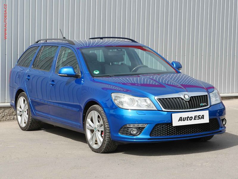 Škoda Octavia (2011) 2.0 TDi, RS, navi, xenon - fotografie inzerátu