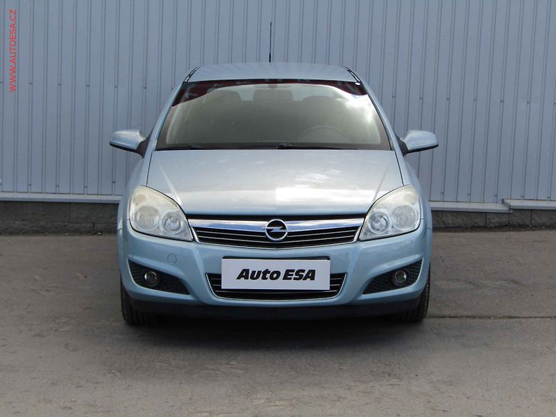 Opel Astra (2009) 1.4i, ČR, AC, tempo - fotka 2 z 18
