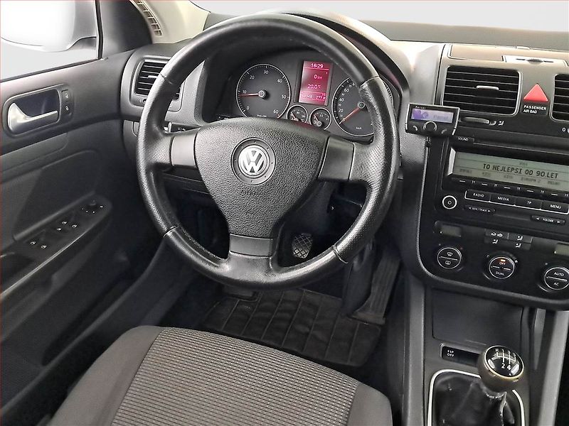 Volkswagen Golf (2009) 1.9 TDI, po STK, oblíbený vůz - fotka 7 z 15