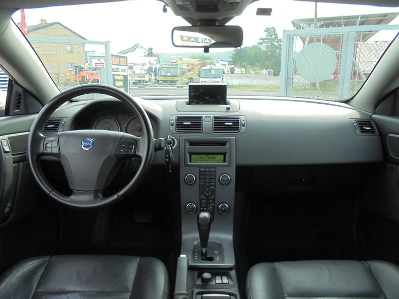 Volvo C70 (2007) 2.4 D5 - AUTOMAT - NAVI - KŮŽE - fotka 9 z 11