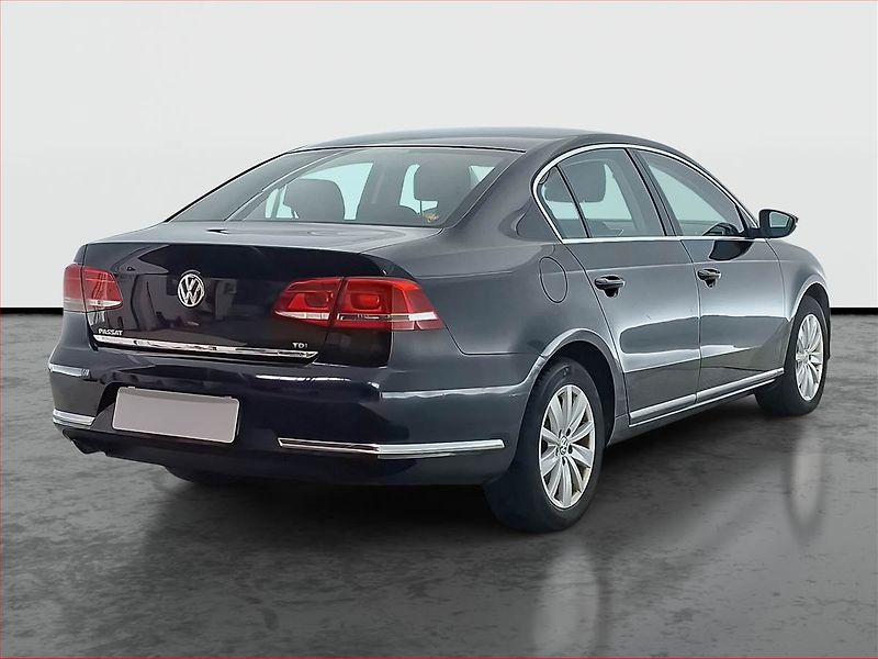 Volkswagen Passat (2011) 1.6 TDI, Tempomat - fotka 5 z 18