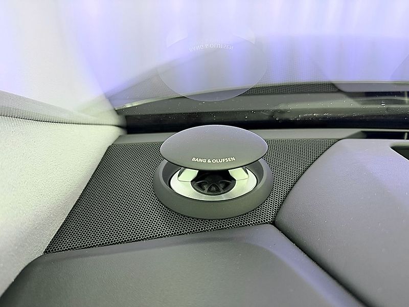 Audi S8 TFSi QUATTRO, MASÁŽE, B&O ADVA - fotka 31 z 42